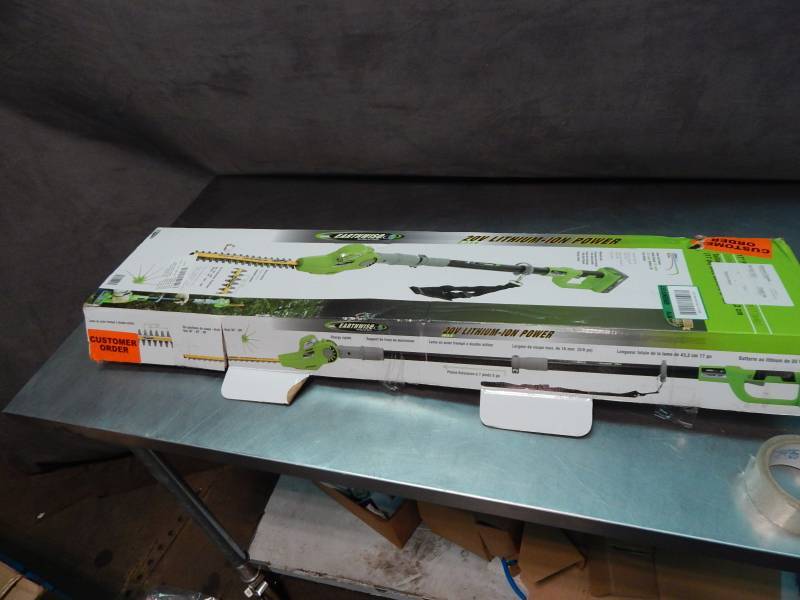 lot 1461 image: Earthwise 17 Cordless Pole Hedge Trimmer