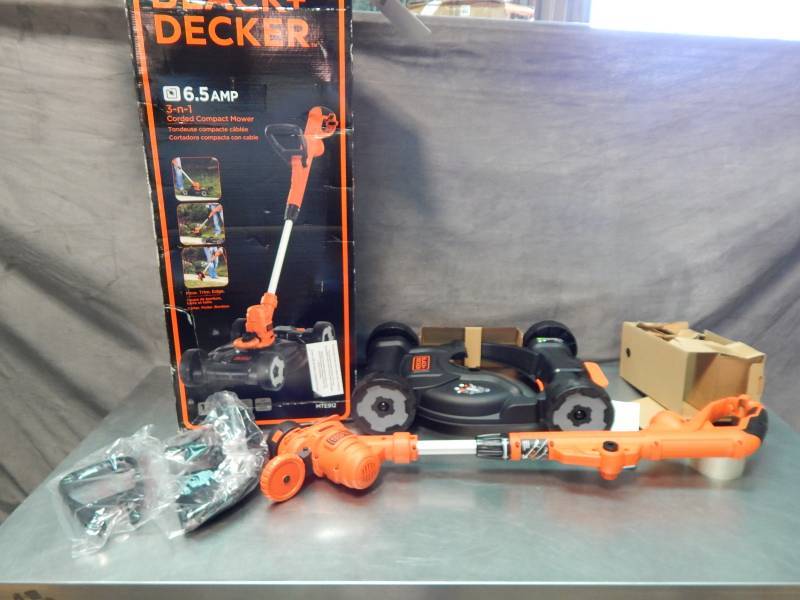 lot 1465 image: Black and Decker Corded Compact Mower