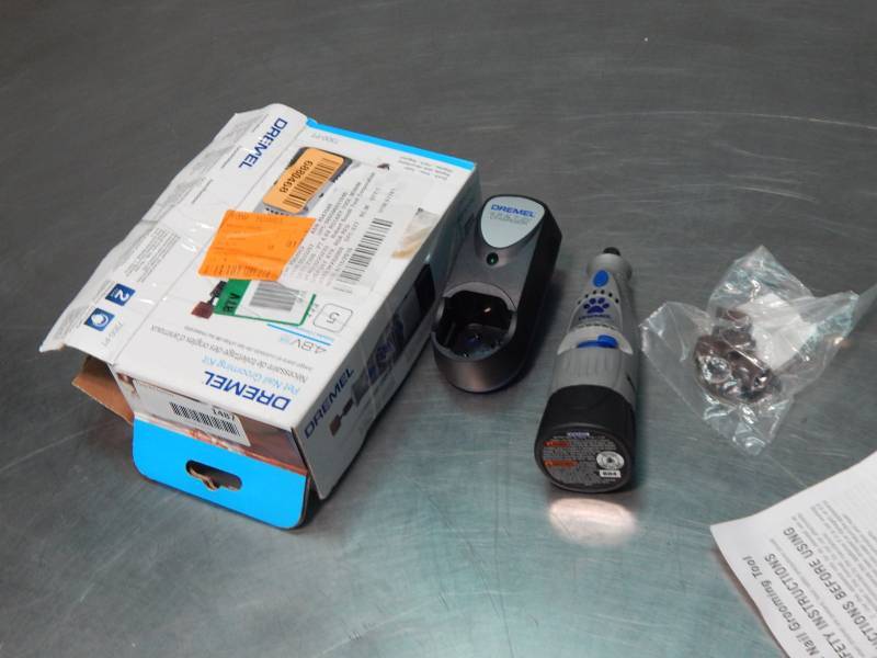 lot 1487 image: Dremel Pet Nail Grooming Kit