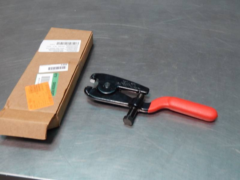 lot 1488 image: HK Porter Cutter Nut Splitter