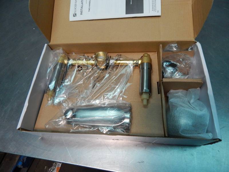 lot 1527 image: Glacier Bay Constructor 2 Handle Tub and Shower Faucet
