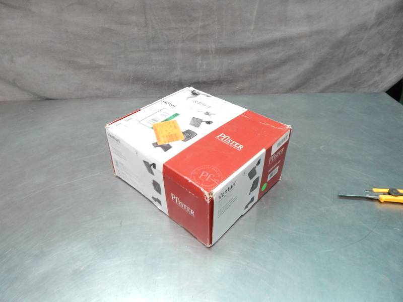 lot 1539 image: Pfister Venturi Single Control Tub and Shower Kit
