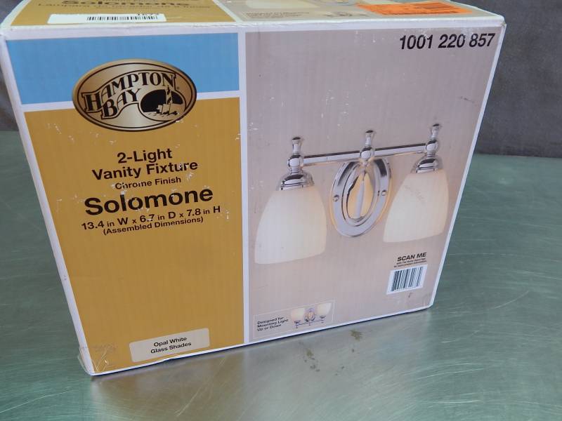 lot 1672 image: Hampton Bay Solomone Vanity Fixture