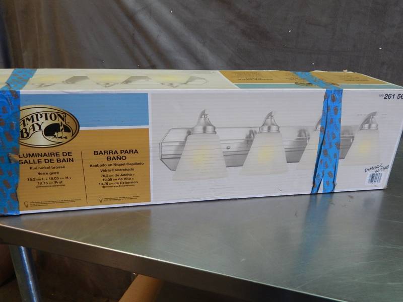 lot 1679 image: Hampton Bay Bath Bar Light Fixture
