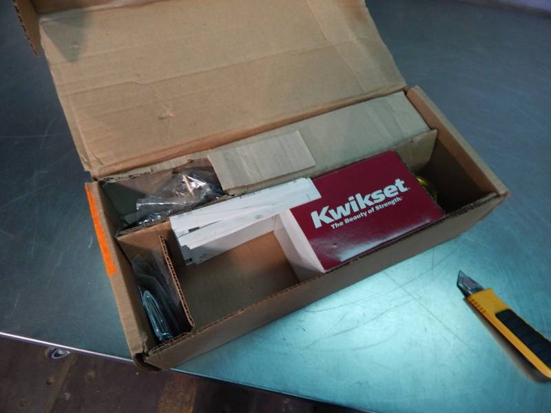 lot 1710 image: Kwikset Door Handle Hardware