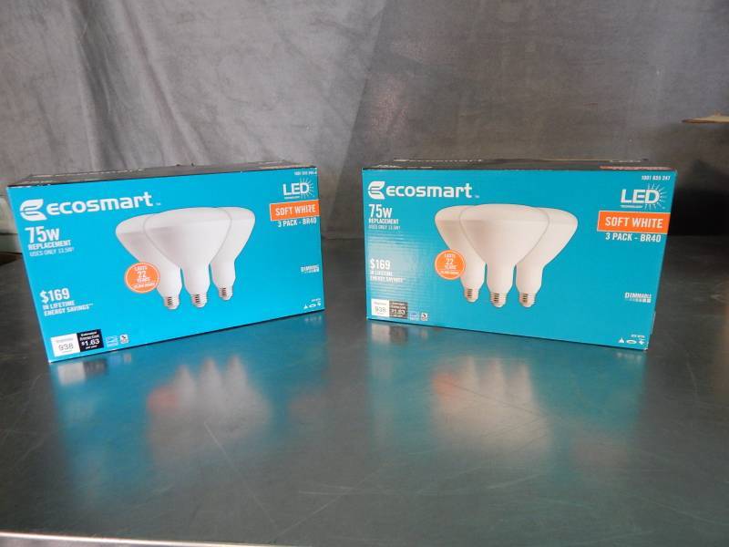 lot 1733 image: Lot of LED Ecosmart Light Bulbs