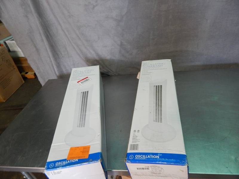 lot 1738 image: Lot of 2 Oscillation 28 Tower Fans