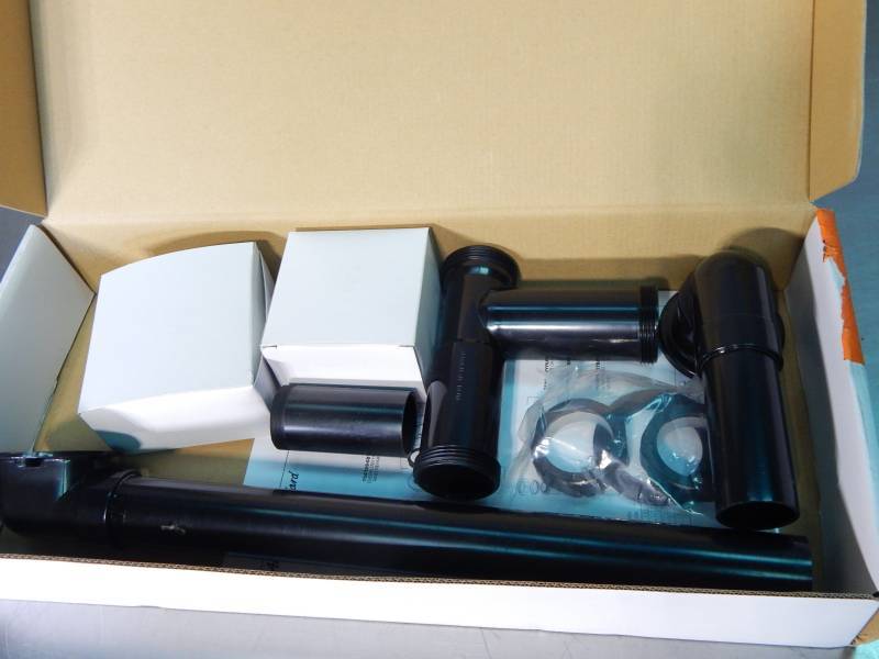 lot 1768 image: Tub Drain Kit