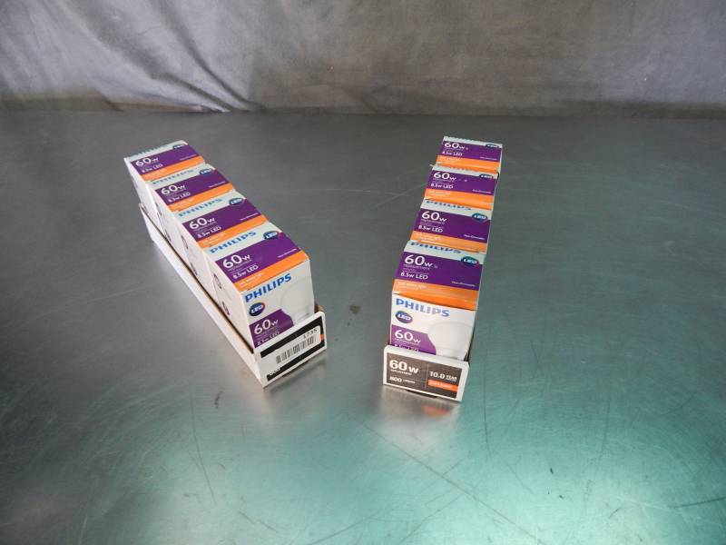 lot 1736 image: Lot of Phillips LED Bulbs