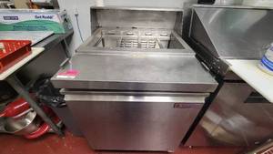 lot 4667 image: Cold Tech Refrigerated Sandwich Prep Table