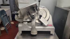 lot 4675 image: Commercial Vegtable Slicer