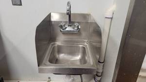 lot 4676 image: Stainless Steel Single Well Sink
