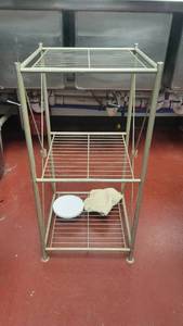 lot 4712 image: Small 3-Tier Shelf W Assorted Pans  Serving Trays