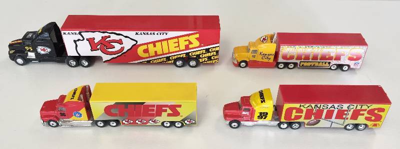 Kansas City Chiefs 1998 Limited Edition Die Cast Tractor Trailer 