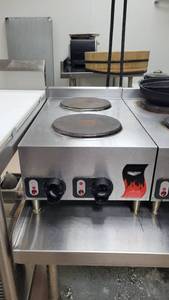lot 6415 image: Vollrath Countertop Stove W Two Hot Plates Model STA8002