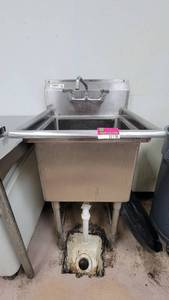 lot 27130 image: Regency Stainless Steel One Conpartment Sink