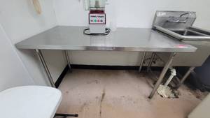 lot 27135 image: 5ft Stainless Steel Prep Table W an Undershelf