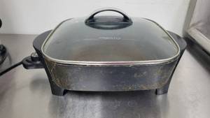 lot 27148 image: Electric Presto Skillet a Glass Top&nbsp