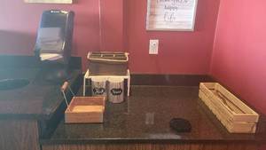 lot 27186 image: San Jamar Napkin Dispenser and Unique Household Organizers&nbsp