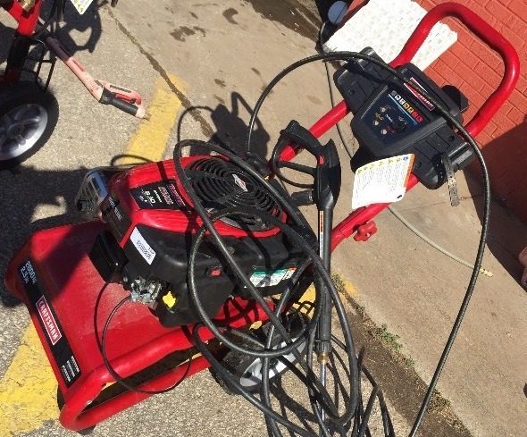 lot 1368 image: Craftsman 2800 PSI 2.3 GPM 4-Cycle Gas Powered Pressure Washer