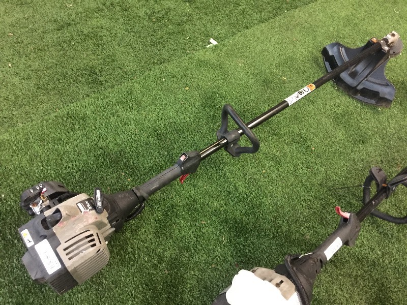 lot 1375 image: Craftsman 25cc 2-Cycle Straight Shaft WeedWacker Gas Trimmer