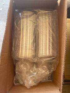 lot 4230419 image: CLear sun 6x5 plastic clamshell containers PARTIAL BOX