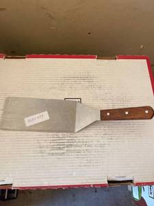 lot 4230439 image: Top quality Stainless steel Flat Top Spatula with sharpened edge wooden handle brass rivets