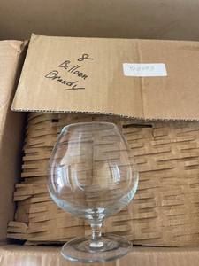 lot 4230445 image: 8 Balloon Brandy Sniffer