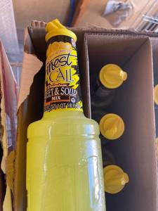 lot 4230480 image: Sour Mix 750 mill disposable bottles with pour spouts 10 bottles