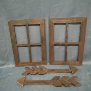 lot 48690 image: Rustic Home Decor Set Of 4