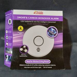 lot 48794 image: SMOKE AND CARBON MONOXIDE ALARM