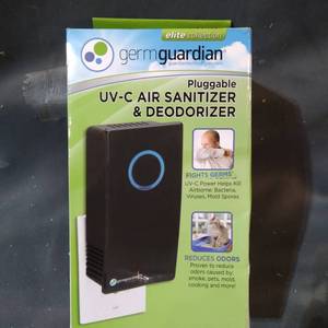 lot 48815 image: GERM GUARDIAN UVC AIR SANITIZER AND DEODORIZER
