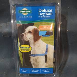 lot 48825 image: PETSAFE DELUXE EASY WALK MEDIUM