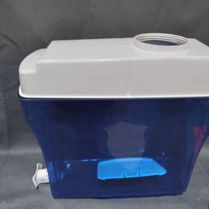 lot 48853 image: BRITA WATER CAPSULE NO FILTER WITH SPOUT