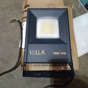 lot 48861 image: SOLLA LED FLOOD LIGHT MUST BE HARDWIRED