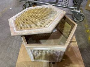 lot 48955 image: Wood and Wicker Box