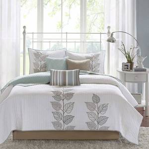 lot 31290 image: FULLQUEEN SIZE Madison Park Rochelle 6 Piece Reversible Coverlet Set- Retail$131.49