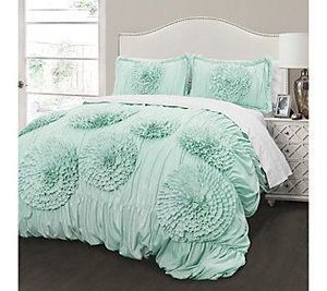 lot 31275 image: Serena 3Pc FullQueen Comforter Set AQUA