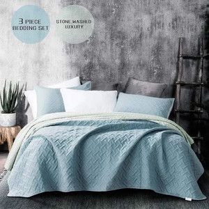 lot 32137 image: Kasentex 2-Tone Colors Reversible 3 Piece Quilt Set Ultra Soft - Aqua Green  Fairest Jade - King