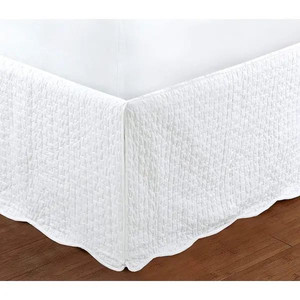 lot 32194 image: White Quilted Bed Skirt Dust Ruffle Matelasse Tailored 16 Drop - King