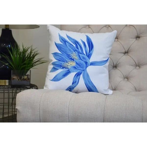 lot 32245 image: 20 x 20 Inch Hojaver Floral Print Pillow