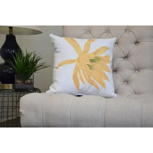 lot 32246 image: 20 x 20 Inch Hojaver Floral Print Pillow