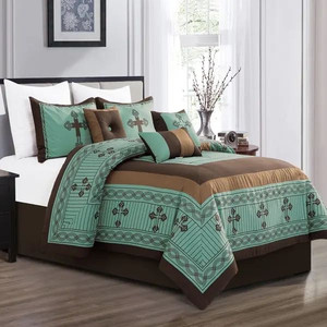 lot 32271 image: WESTERN CROSS 7 Piece Comforter - King
