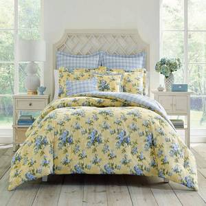 lot 31494 image: Cassidy Pastel Yellow Comforter Set, FullQueen Bedding