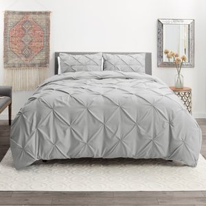 lot 31341 image: KING SIZE 3 piece nestl pinch pleat duvet cover set TAUPE