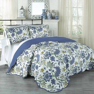 lot 31544 image: KING SIZE Traditions by Waverly Maldives 3-Piece Quilt Collection