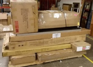 lot 7 image: Entire pallet of merchandise