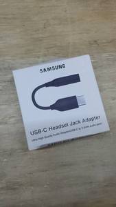 lot 4963 image: USB Type C to 3.5mm AUX Headphones Adapter For Samsung Galaxy Note 10 Plus 10 A90 A80 A60 A8S