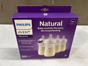 lot 14731 image: Natural Response Baby Bottle - Set of 4