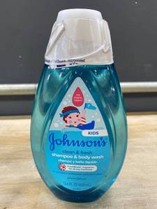 lot 15580 image: Lot Of 3 Johnsons Clean and Fresh Shampoo and Body Wash (400Ml)